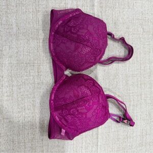 Victoria's Secret Magenta Lace Bra 32B NWT